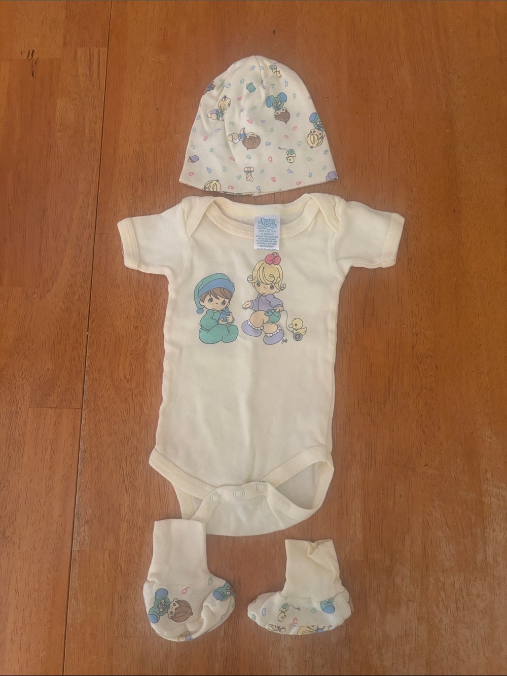 Vintage Precious Moments Baby One-Piece Bodysuit with Hat & Booties Set newborn